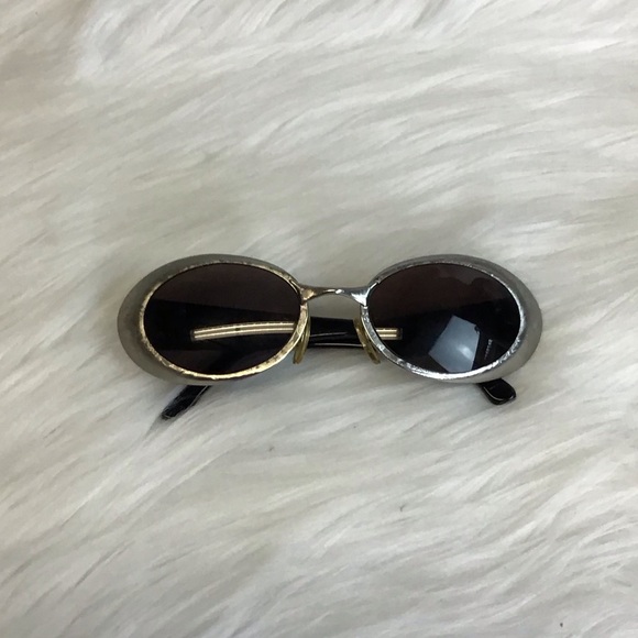 Fendi Sunglasses - Picture 4 of 12